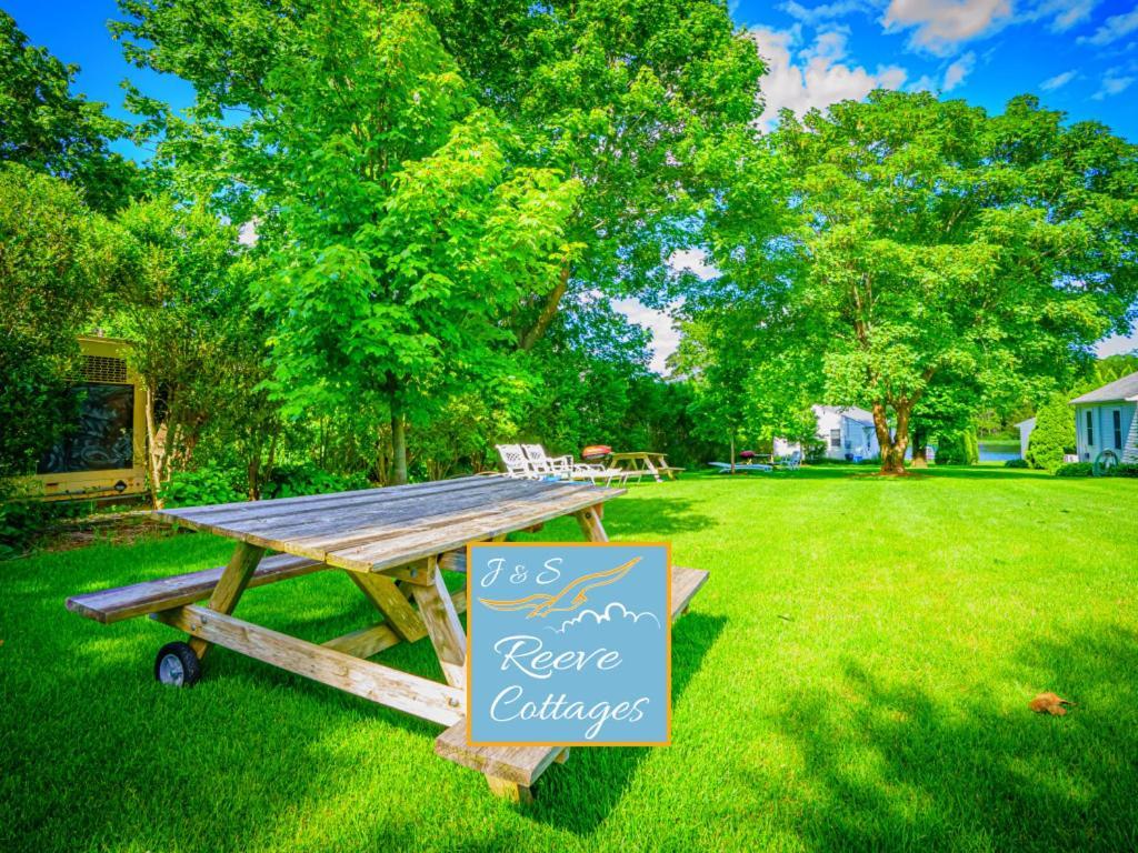 Premier Waterfront Cottage 2 Риверхед Экстерьер фото